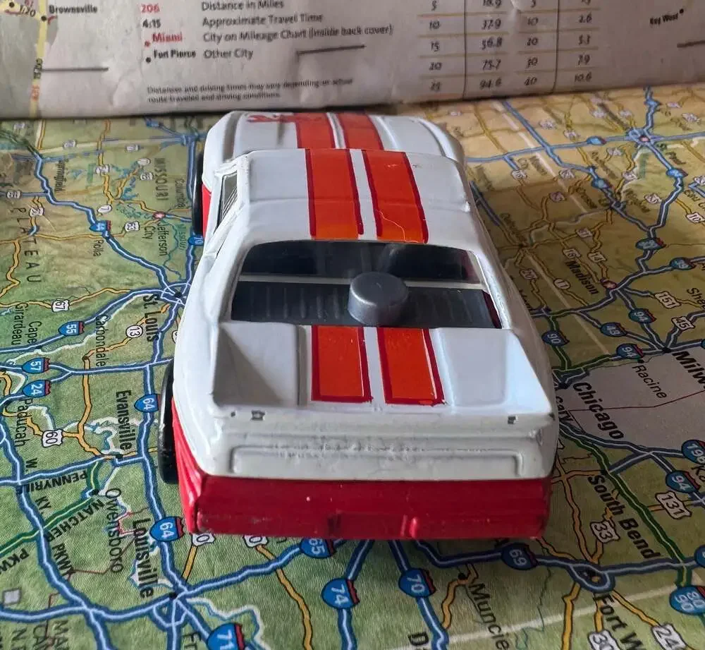 VINTAGE 1985 Matchbox Pontiac Fiero GT White and Red Die-Cast Toy Car